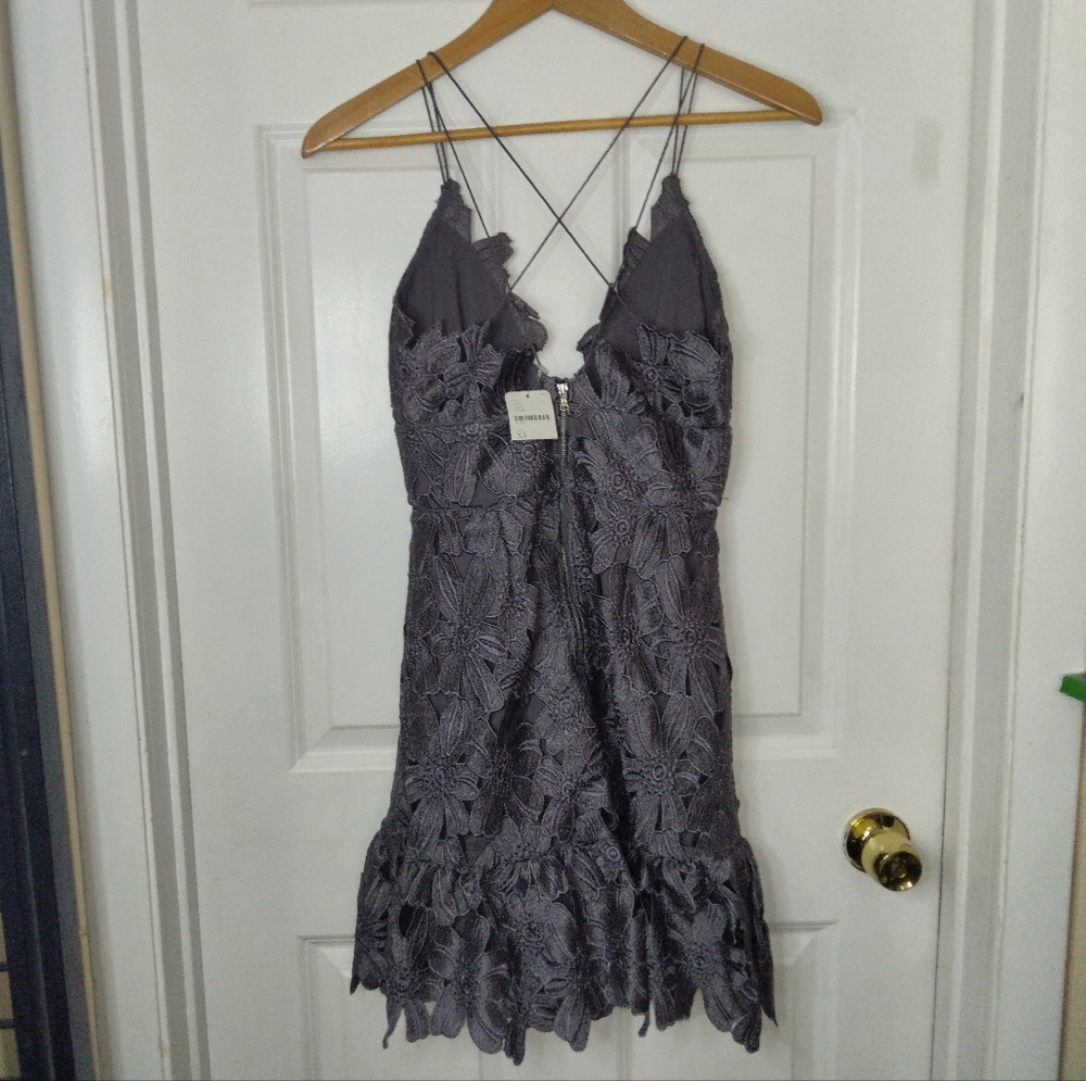 SAYLOR Alayna Lace Dress in Shark Size XS - Picture 8 of 16